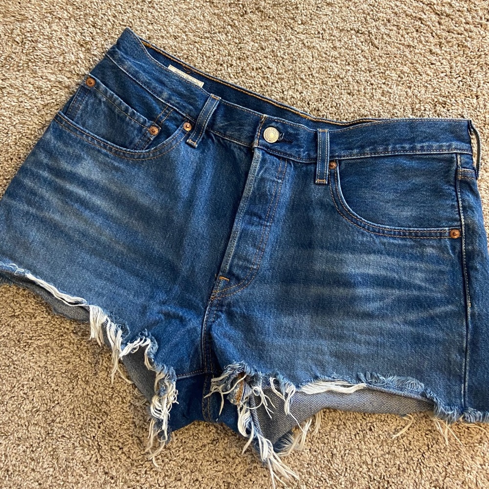 501 High Rise Levi Denim Shorts